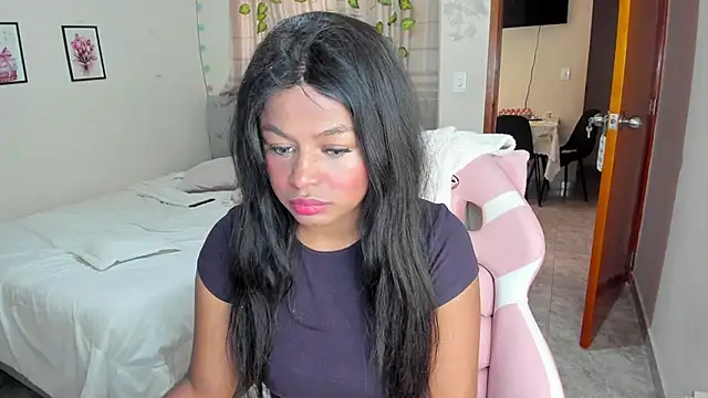 Snapshot of charlott7 chatting on November 21, 7:24 pm charlott7 online show from November 21, 7:24 pm