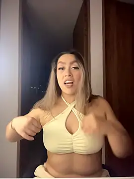 Im sophiie online show from April 16, 6:58 am