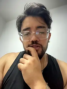 Snapshot of Im_sophiie chatting on December 19, 6:49 am Im sophiie online show from December 19, 6:49 am