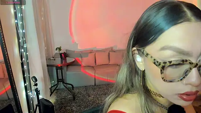 Im sophiie online show from May 3, 6:40 am