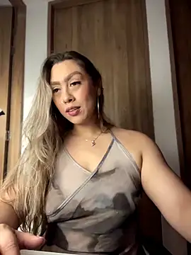 Im sophiie online show from April 10, 6:31 am