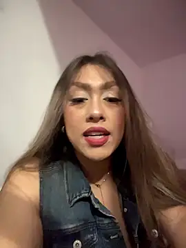 Im sophiie online show from April 3, 6:42 am