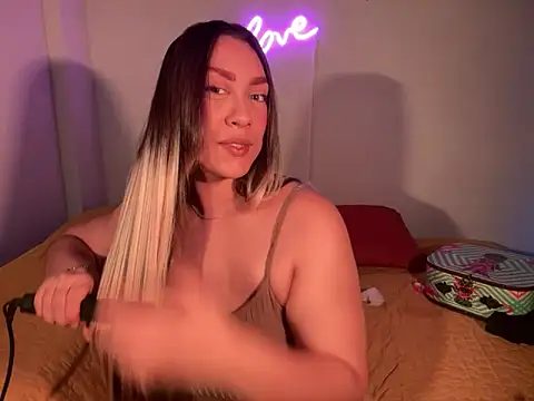 Snapshot of Im_sophiie chatting on January 31, 5:51 am Im sophiie online show from January 31, 5:51 am