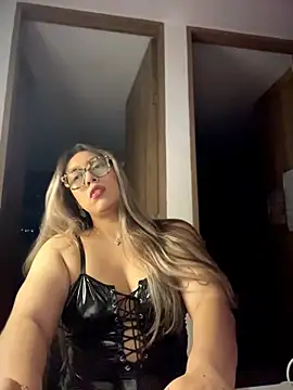 Im sophiie online show from March 22, 6:48 am