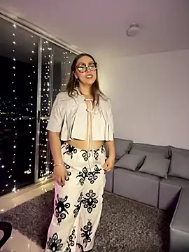 Im sophiie online show from March 7, 7:15 am