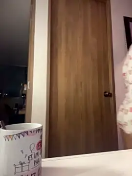 Im sophiie online show from April 14, 6:51 am