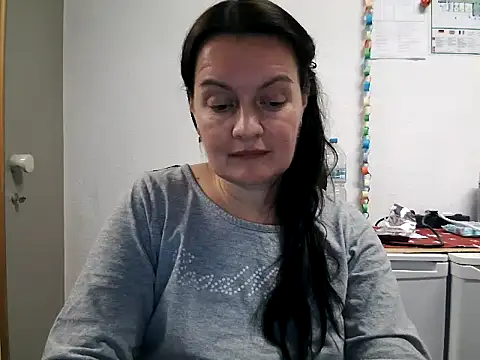 Snapshot of LoveNBloom chatting on January 8, 8:07 pm LoveNBloom online show from January 8, 8:07 pm