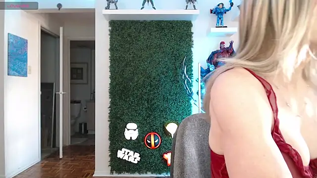 Vixen Lockheart online show from October 9, 5:02 pm