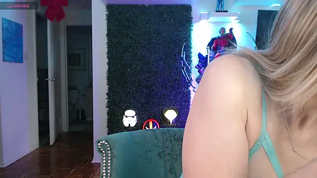 Vixen Lockheart online show from January 14, 4:21 pm