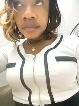 Snapshot of _yisela_ chatting on December 5, 2:21 am yisela online show from December 5, 2:21 am