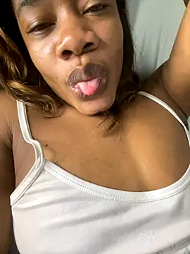 Snapshot of _yisela_ chatting on November 9, 12:36 am yisela online show from November 9, 12:36 am