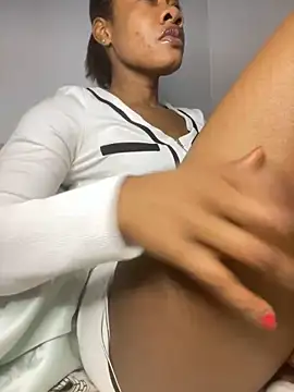  yisela  online show from March 19, 12:21 am