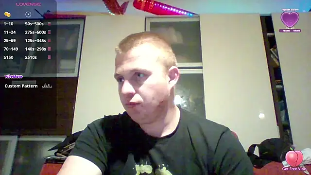 Snapshot of Matttthees chatting on October 11, 11:17 pm Matttthees online show from October 11, 11:17 pm