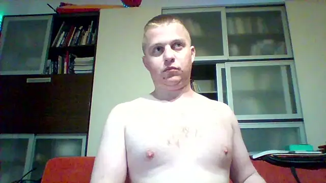 Snapshot of Matttthees chatting on March 11, 3:47 am Matttthees online show from March 11, 3:47 am