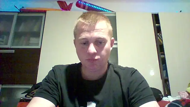Snapshot of Matttthees chatting on October 12, 9:27 pm Matttthees online show from October 12, 9:27 pm
