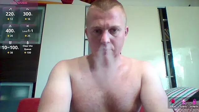 Snapshot of Matttthees chatting on September 30, 6:19 am Matttthees online show from September 30, 6:19 am