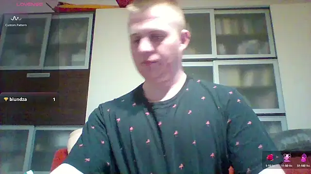 Snapshot of Matttthees chatting on March 23, 5:54 am Matttthees online show from March 23, 5:54 am