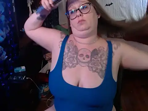 Snapshot of edgexchaos chatting on November 24, 1:16 am edgexchaos online show from November 24, 1:16 am