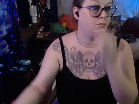 Snapshot of edgexchaos chatting on November 23, 1:10 pm edgexchaos online show from November 23, 1:10 pm