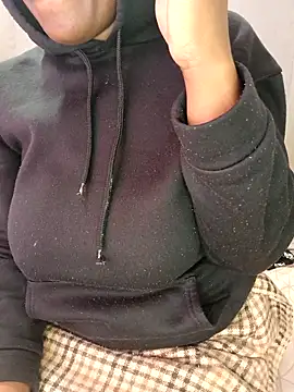 Snapshot of BeejayLoverxx chatting on October 20, 7:09 am BeejayLoverxx online show from October 20, 7:09 am