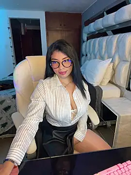 Miaparkerss  online show from March 18, 12:08 am