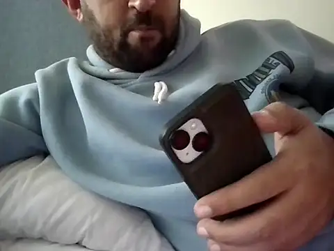 Snapshot of Ca414 chatting on March 1, 6:13 am Ca414 online show from March 1, 6:13 am