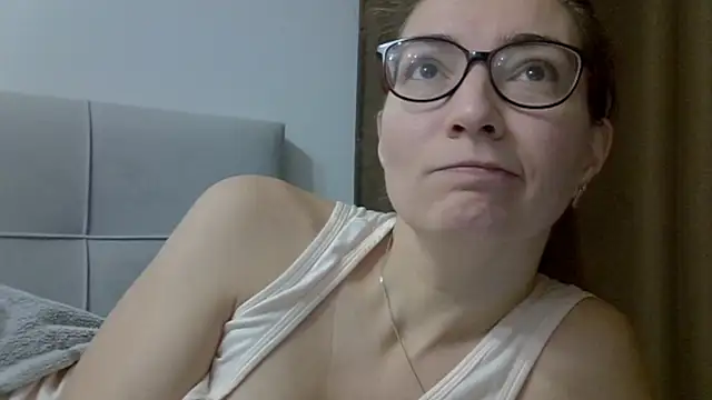 Ashleyspice online show from December 17, 5:56 am