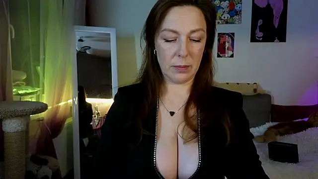 Snapshot of vanessawis_ chatting on December 6, 11:41 pm vanessawis online show from December 6, 11:41 pm
