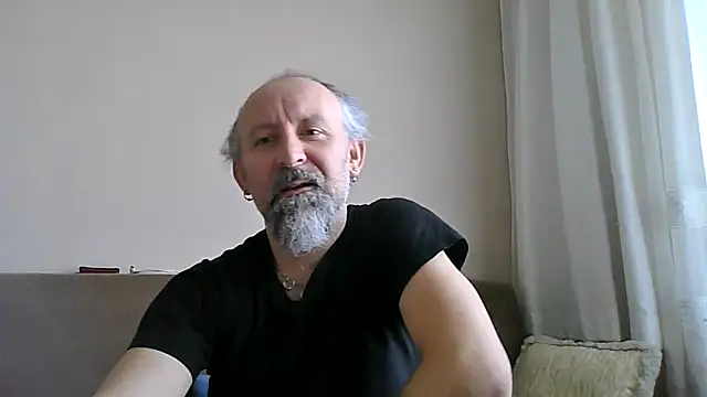 BuckWessle online show from April 14, 9:03 am