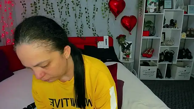 DarlingMilf online show from April 10, 4:58 pm