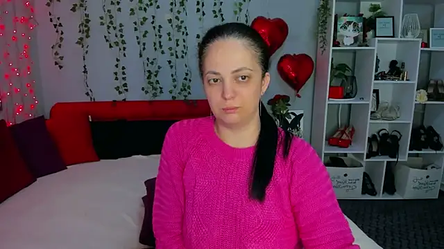 DarlingMilf online show from April 12, 7:06 pm