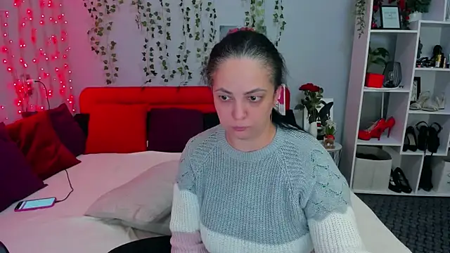 DarlingMilf online show from December 21, 6:20 pm