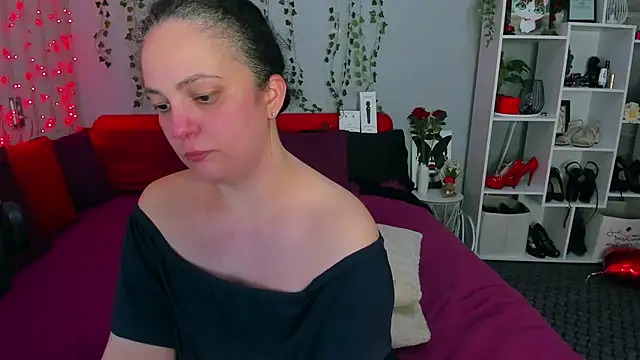 DarlingMilf online show from March 6, 7:09 pm