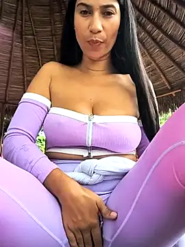 Snapshot of lady-rosse chatting on March 7, 2:34 pm lady-rosse online show from March 7, 2:34 pm