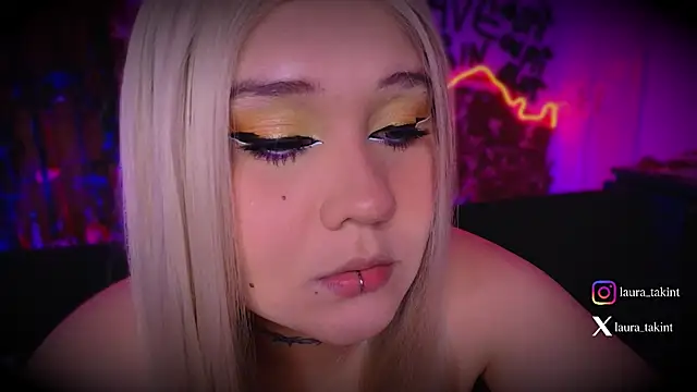 Snapshot of Laura_takint chatting on September 30, 9:10 pm Laura takint online show from September 30, 9:10 pm