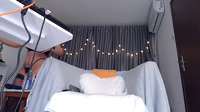 Babe Licious online show from February 12, 8:08 pm