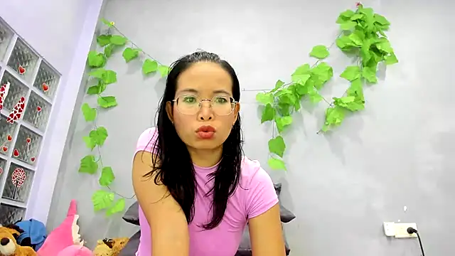 Snapshot of loveley_jenny chatting on July 11, 12:00 am loveley jenny online show from July 11, 12:00 am