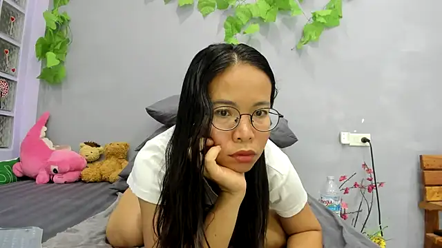 Snapshot of loveley_jenny chatting on March 2, 7:59 am loveley jenny online show from March 2, 7:59 am