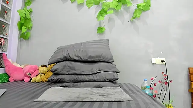 Snapshot of loveley_jenny chatting on February 27, 6:13 am loveley jenny online show from February 27, 6:13 am