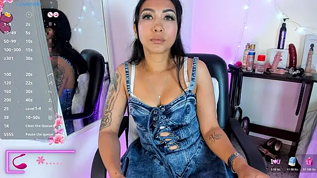 Snapshot of Tracy_lambo chatting on February 11, 10:53 pm Tracy lambo online show from February 11, 10:53 pm