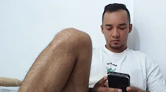 Snapshot of SimonRoberth chatting on March 4, 1:45 am SimonRoberth online show from March 4, 1:45 am