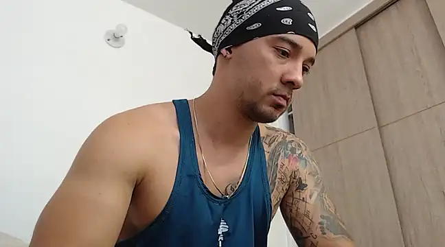 Snapshot of SimonRoberth chatting on March 20, 9:13 pm SimonRoberth online show from March 20, 9:13 pm