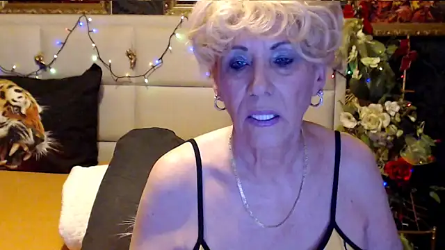 HappyWomanOn online show from October 27, 10:16 am