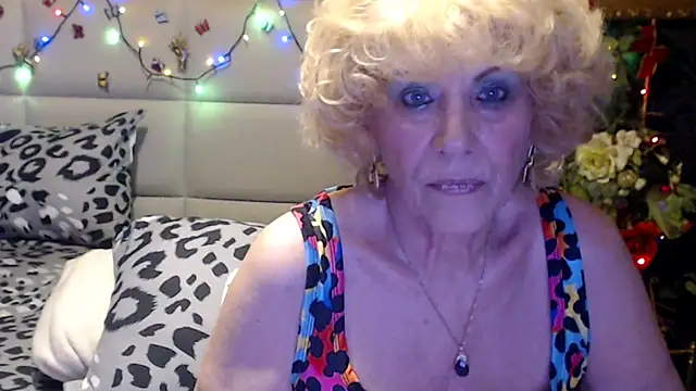 HappyWomanOn online show from April 25, 6:16 pm