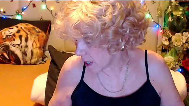 HappyWomanOn online show from February 11, 9:42 am