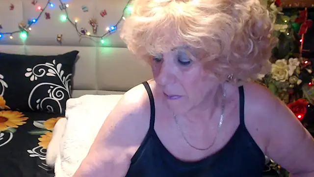 HappyWomanOn online show from May 17, 9:09 am