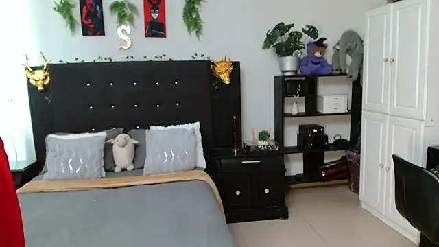 Snapshot of Pinkye_skarlet chatting on June 27, 9:54 pm Pinkye skarlet online show from June 27, 9:54 pm
