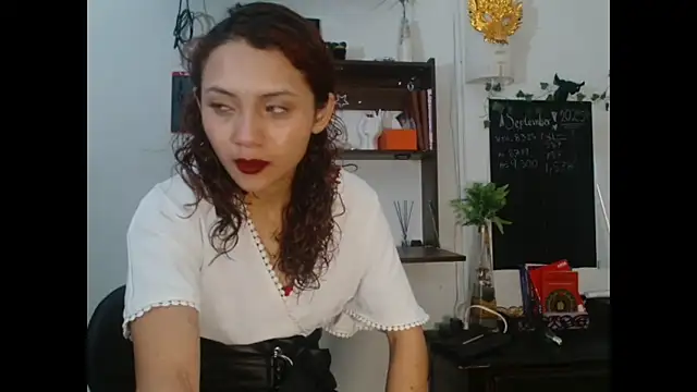 Snapshot of Pinkye_skarlet chatting on October 17, 8:32 pm Pinkye skarlet online show from October 17, 8:32 pm