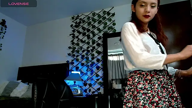 Snapshot of Pinkye_skarlet chatting on October 3, 9:49 pm Pinkye skarlet online show from October 3, 9:49 pm