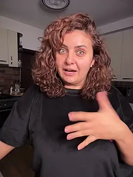 Snapshot of AnneKane chatting on December 3, 4:57 am AnneKane online show from December 3, 4:57 am